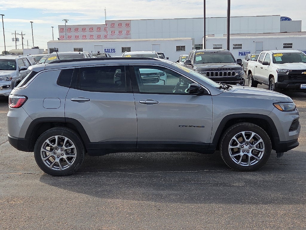 2024 Jeep Compass Latitude Lux
