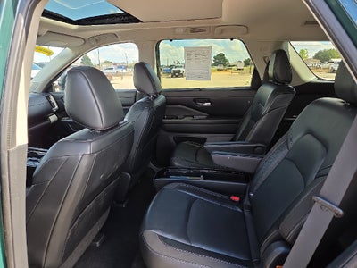 2022 Nissan Pathfinder SL
