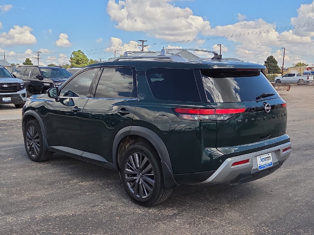 2022 Nissan Pathfinder SL