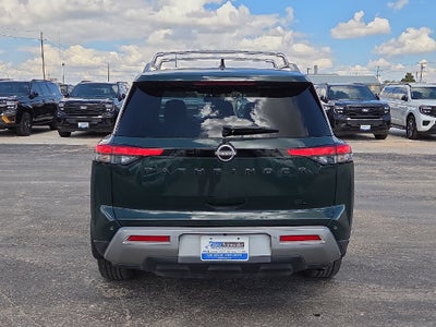 2022 Nissan Pathfinder SL