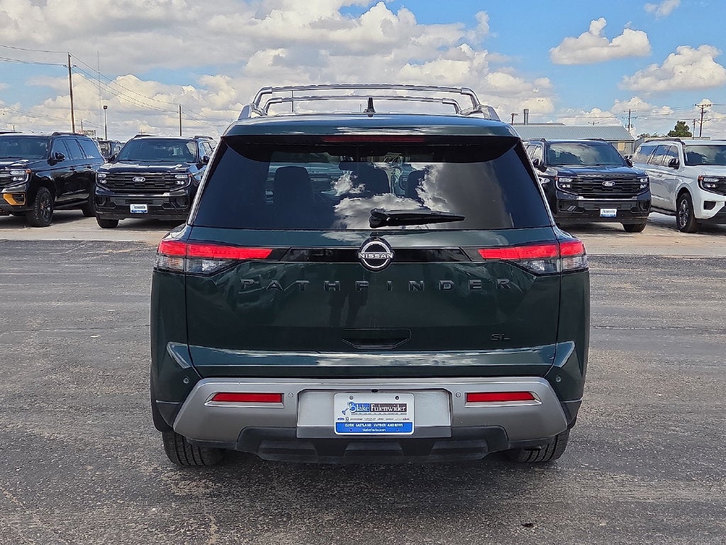 2022 Nissan Pathfinder SL