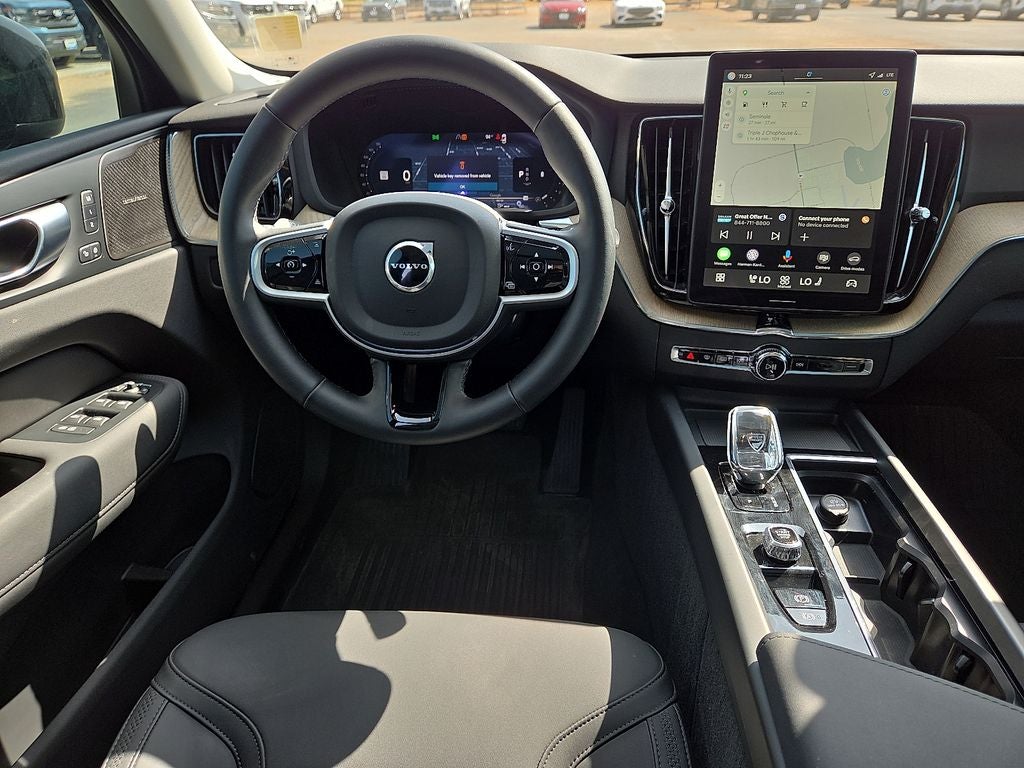 2026 Volvo XC60 B5 Plus