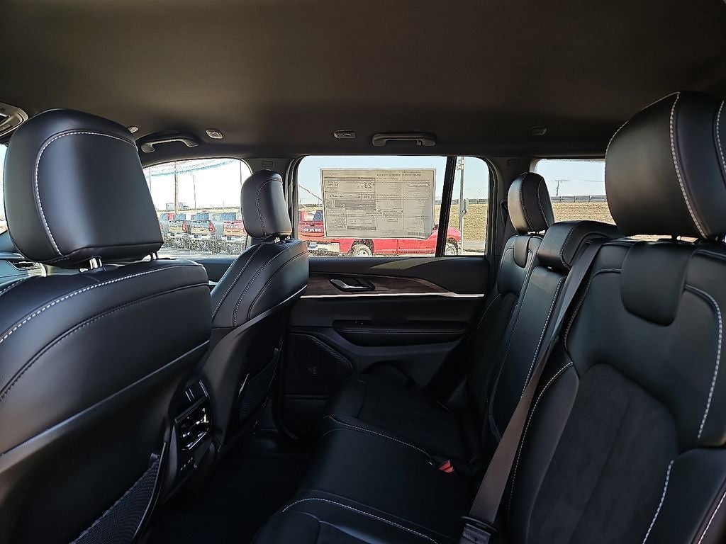 2026 Jeep Grand Cherokee GRAND CHEROKEE LAREDO ALTITUDE 4X4
