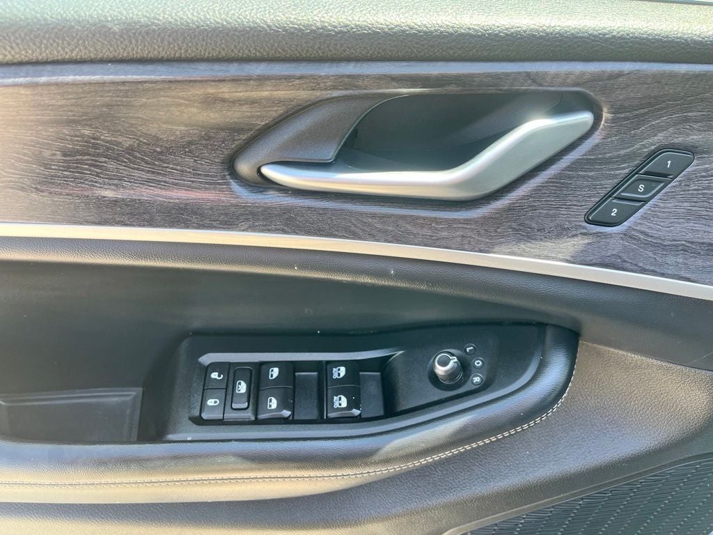 2023 Jeep Grand Cherokee L Limited 4x2