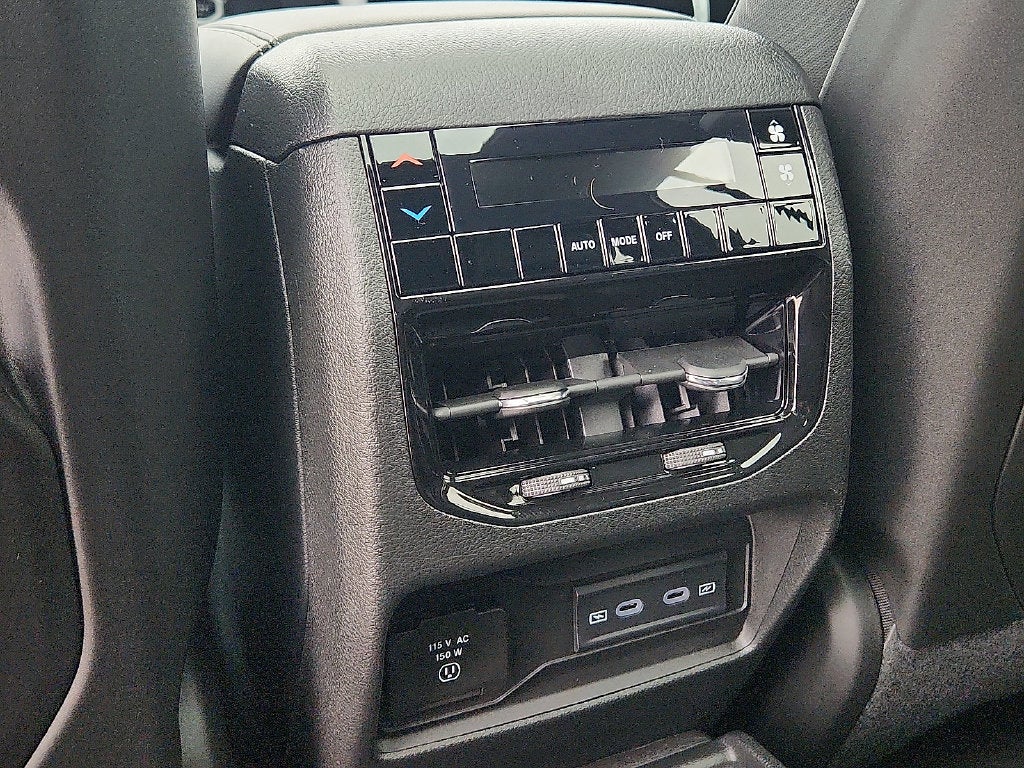 2027 Jeep Grand Cherokee GRAND CHEROKEE L LIMITED 4X2