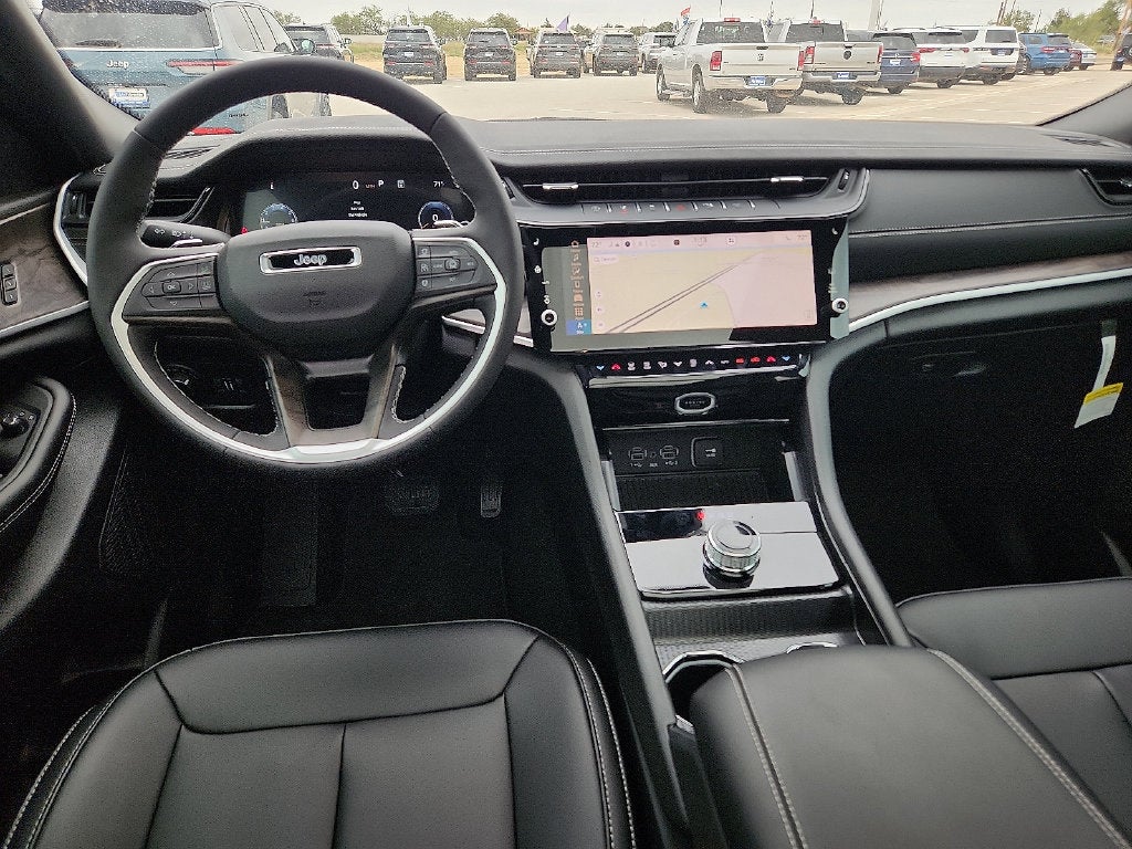 2027 Jeep Grand Cherokee GRAND CHEROKEE L LIMITED 4X2