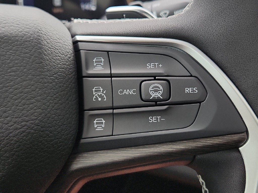 2027 Jeep Grand Cherokee GRAND CHEROKEE L LIMITED 4X2