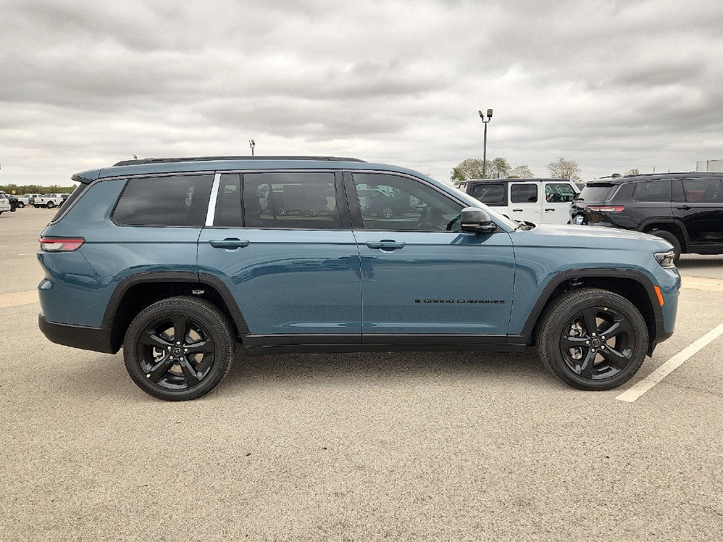 2027 Jeep Grand Cherokee GRAND CHEROKEE L LIMITED 4X2
