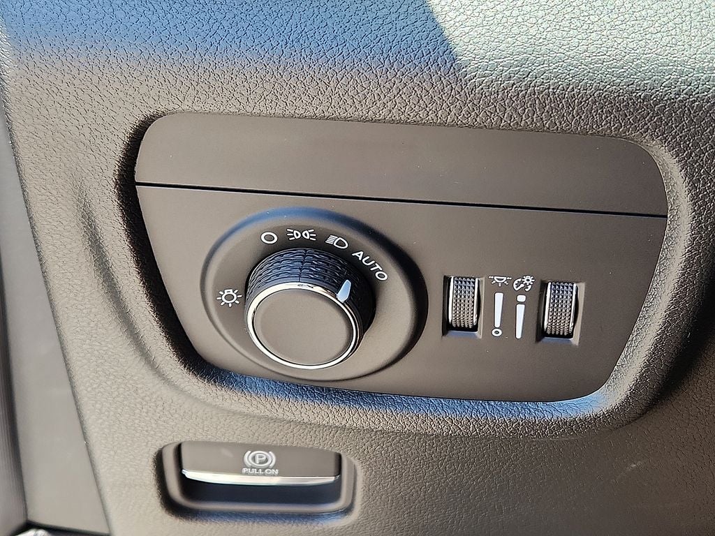 2025 Jeep Grand Cherokee GRAND CHEROKEE L LAREDO X 4X4