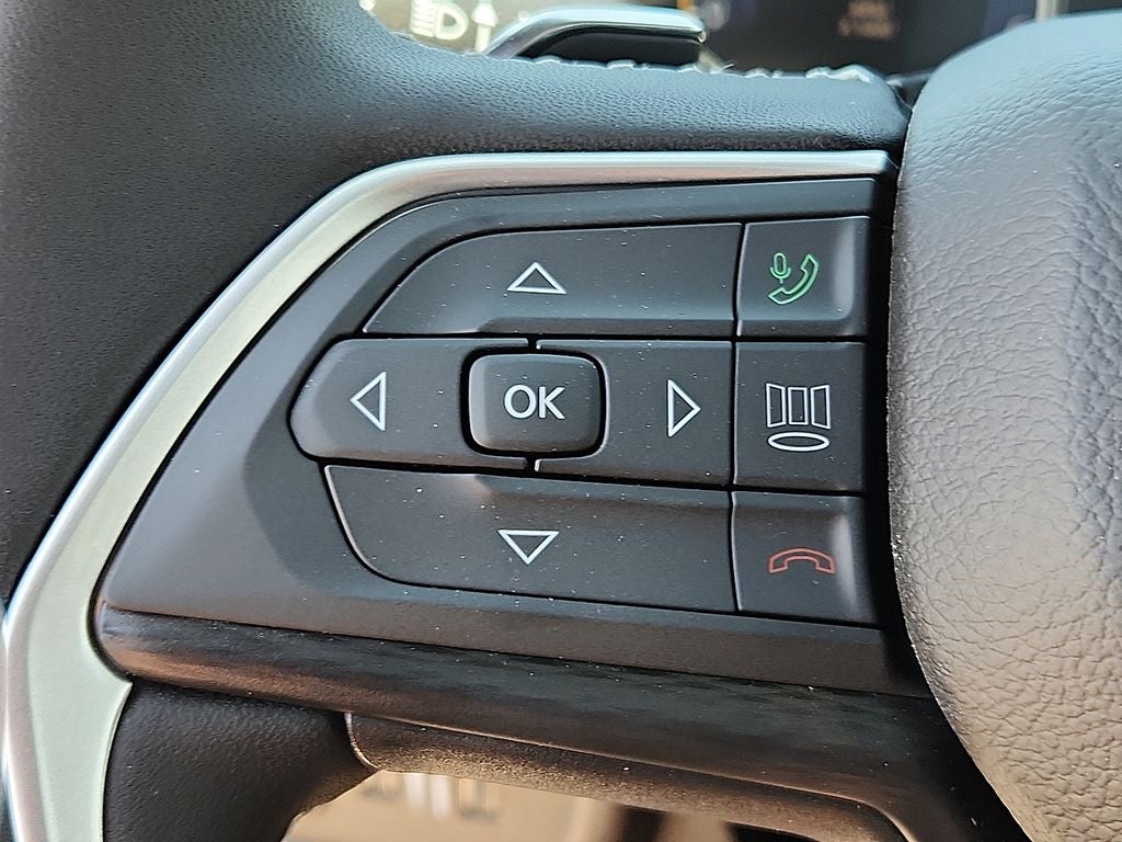 2025 Jeep Grand Cherokee GRAND CHEROKEE L LAREDO X 4X4