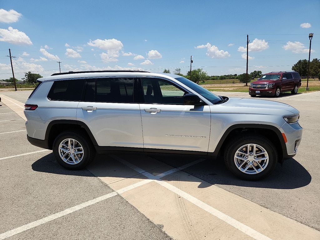 2025 Jeep Grand Cherokee GRAND CHEROKEE L LAREDO X 4X4
