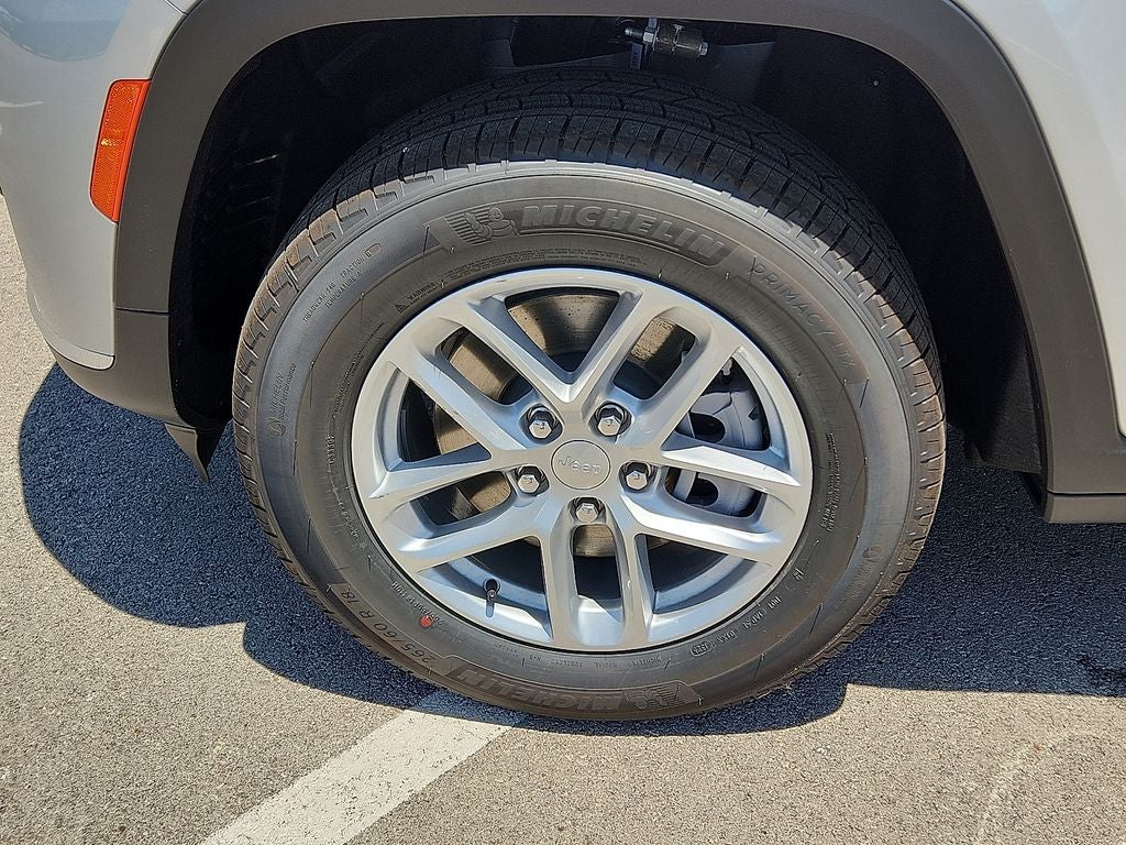 2025 Jeep Grand Cherokee GRAND CHEROKEE L LAREDO X 4X4