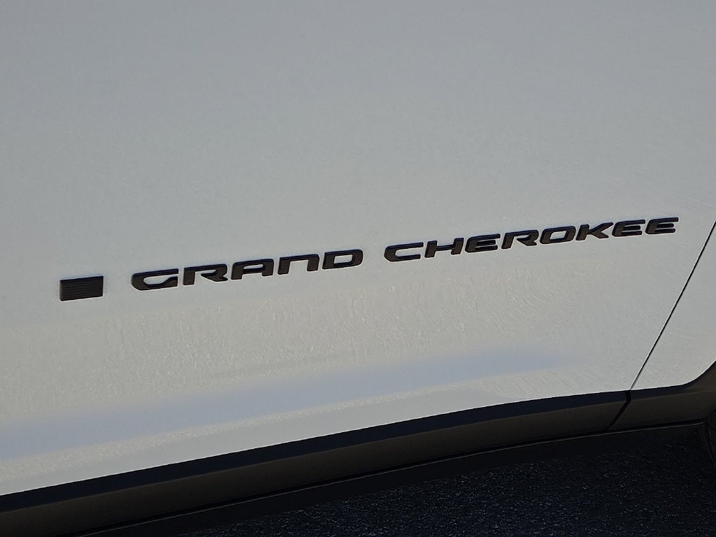 2027 Jeep Grand Cherokee GRAND CHEROKEE L LAREDO ALTITUDE 4X4