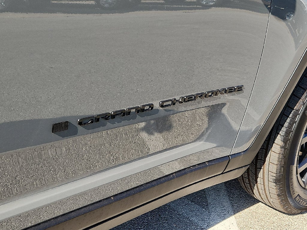 2027 Jeep Grand Cherokee GRAND CHEROKEE L LAREDO ALTITUDE 4X4