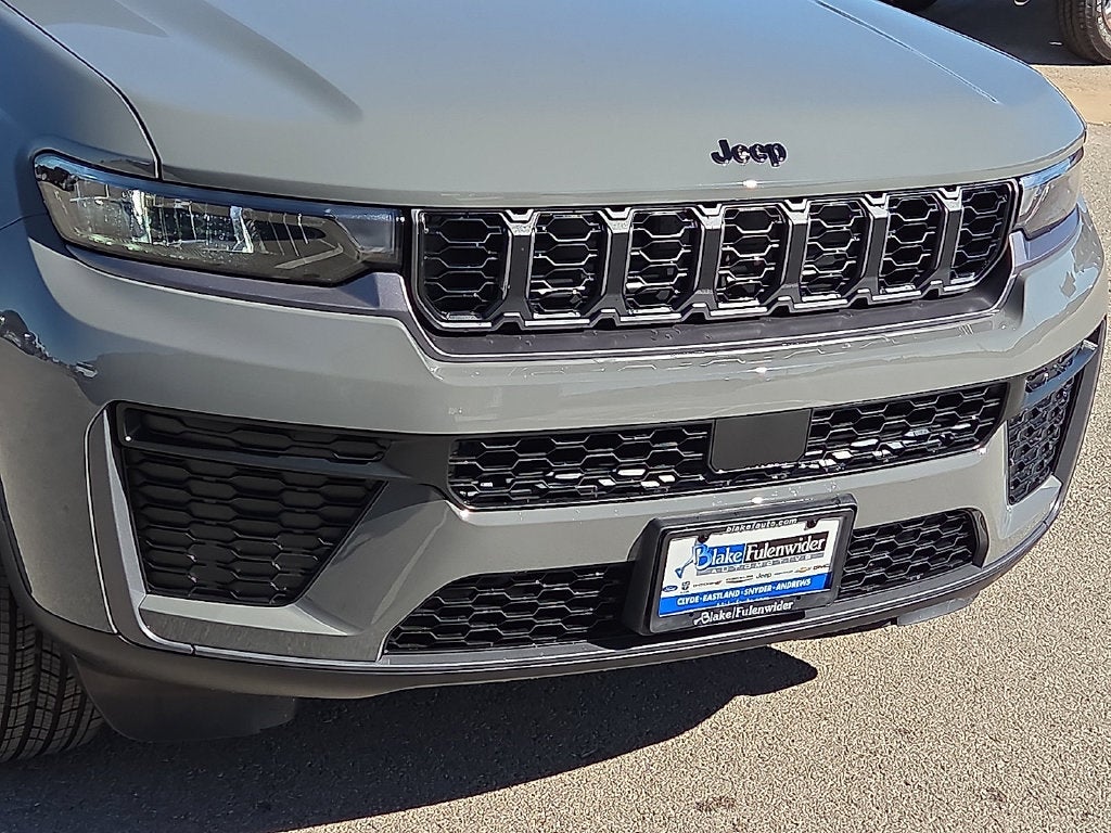 2027 Jeep Grand Cherokee GRAND CHEROKEE L LAREDO ALTITUDE 4X4
