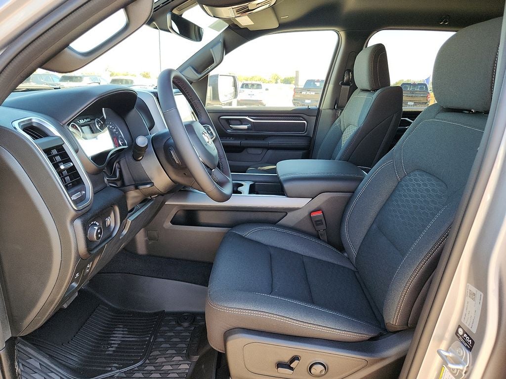2025 RAM 1500 RAM 1500 LONE STAR CREW CAB 4X2 5'7' BOX