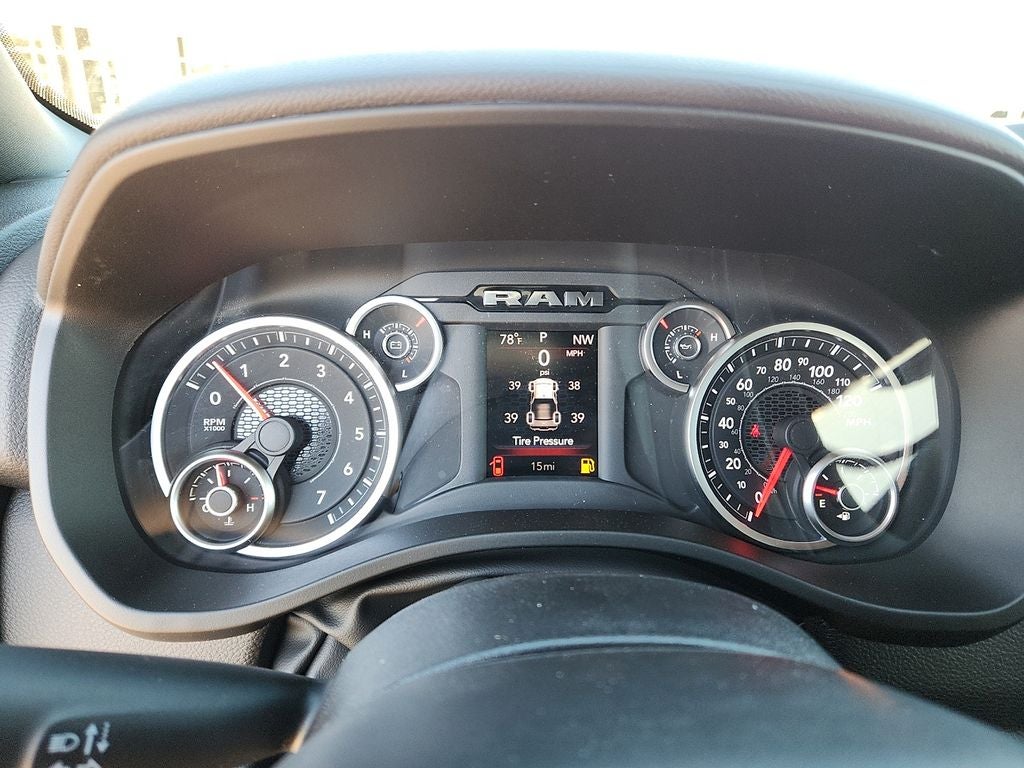 2025 RAM 1500 RAM 1500 LONE STAR CREW CAB 4X2 5'7' BOX