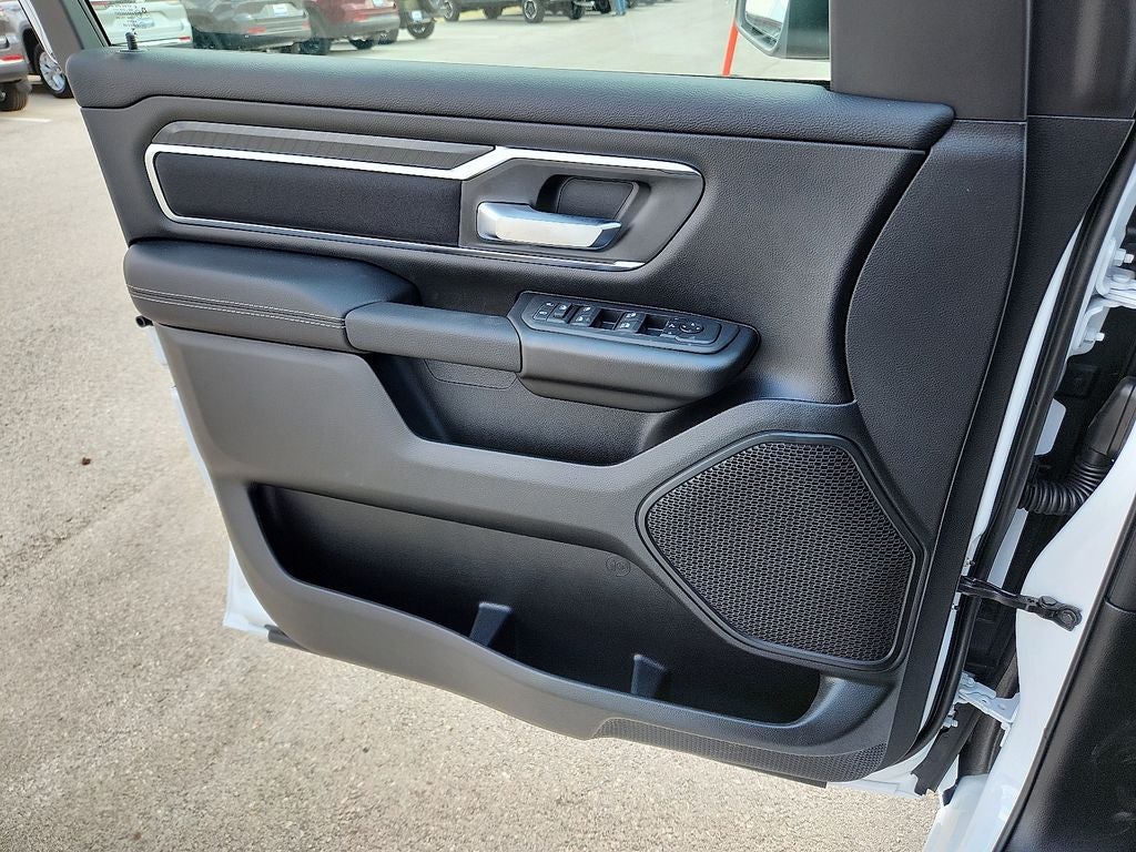 2025 RAM 1500 RAM 1500 LONE STAR CREW CAB 4X2 5'7' BOX