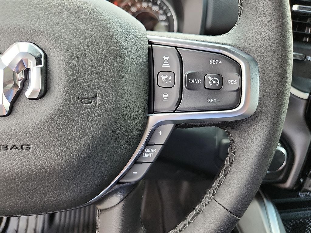 2025 RAM 1500 RAM 1500 LONE STAR CREW CAB 4X2 5'7' BOX