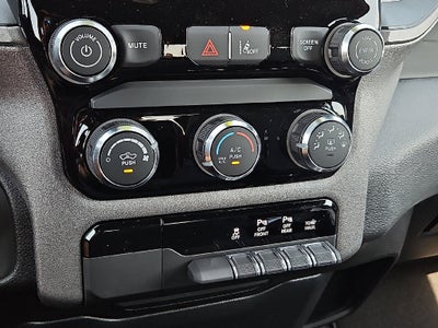 2026 RAM 1500 RAM 1500 EXPRESS QUAD CAB 4X2 6'4' BOX