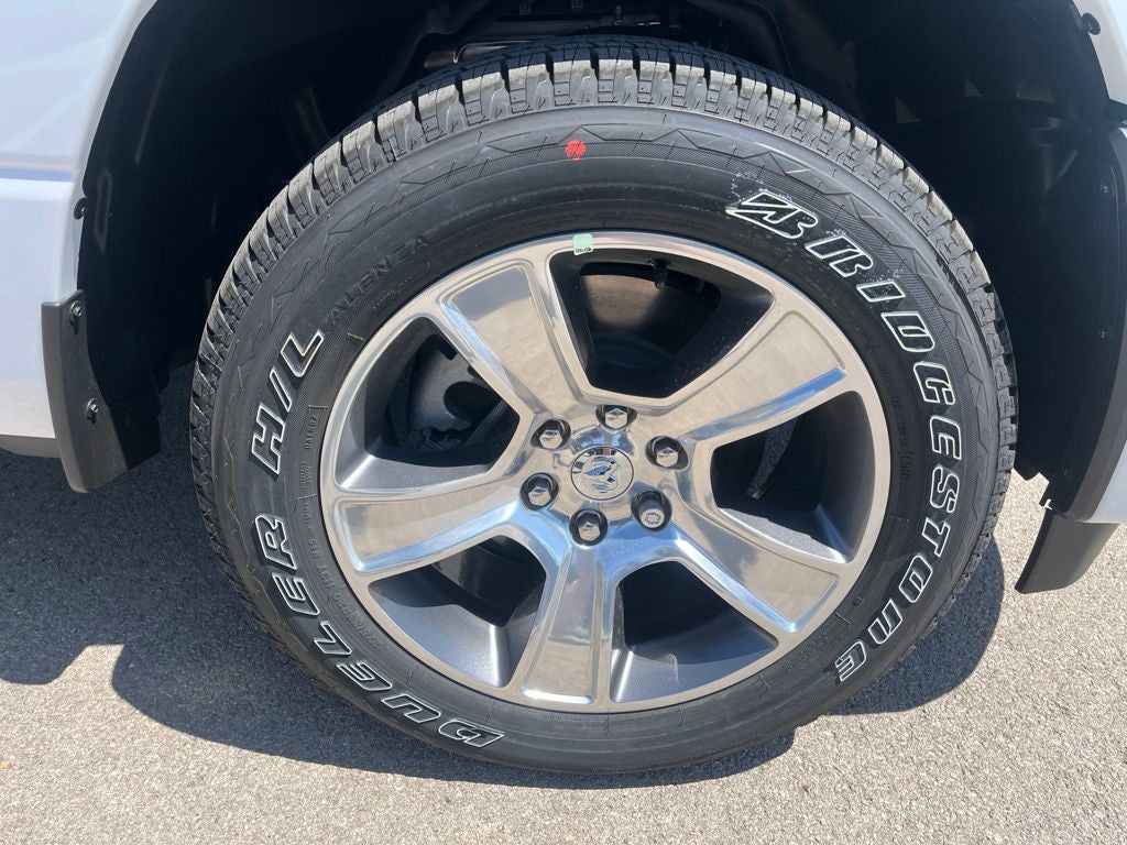 2026 RAM 1500 RAM 1500 EXPRESS CREW CAB 4X4 5'7' BOX