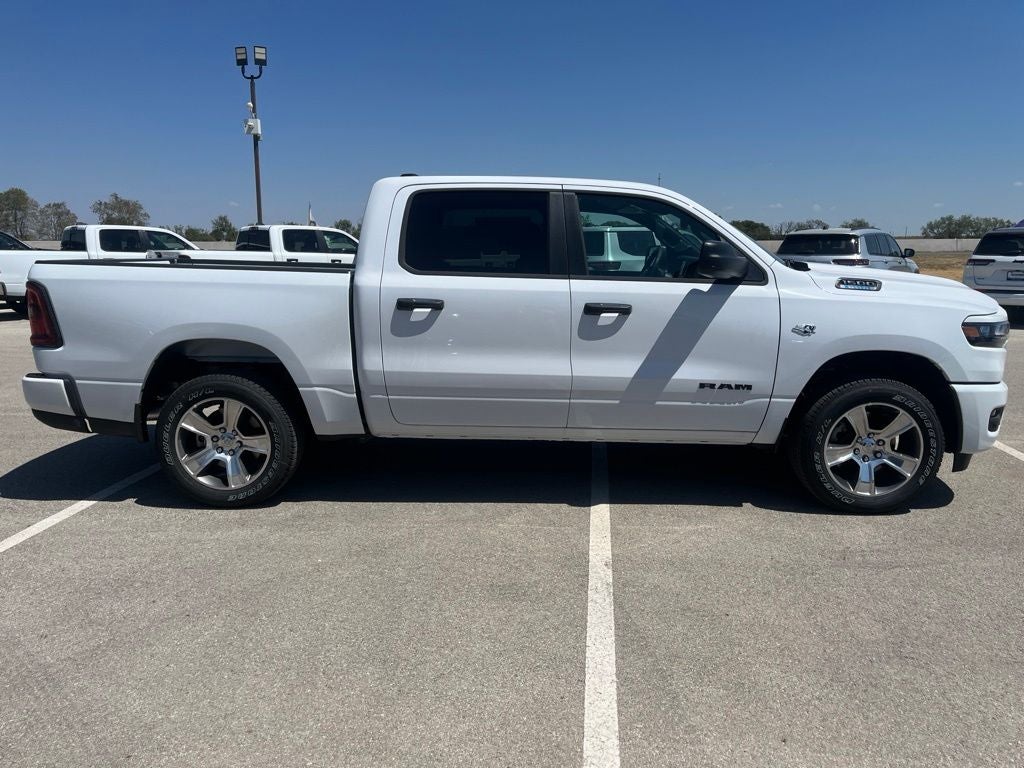 2026 RAM 1500 RAM 1500 EXPRESS CREW CAB 4X4 5'7' BOX