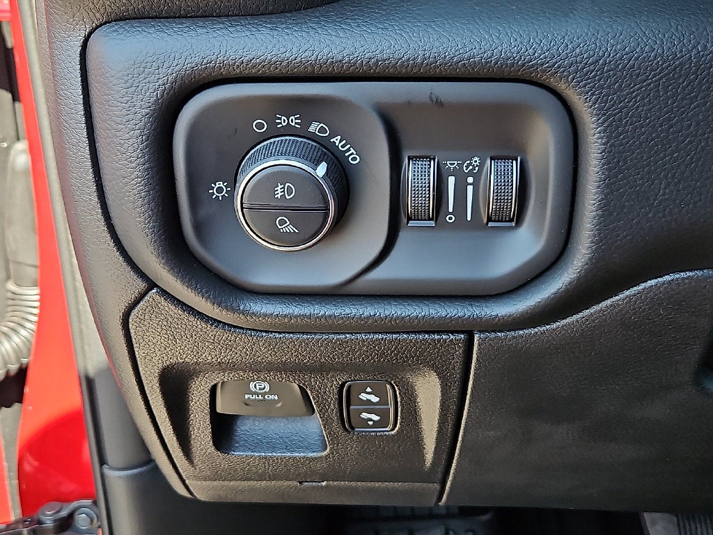 2027 RAM 1500 RAM 1500 REBEL CREW CAB 4X4 5'7' BOX
