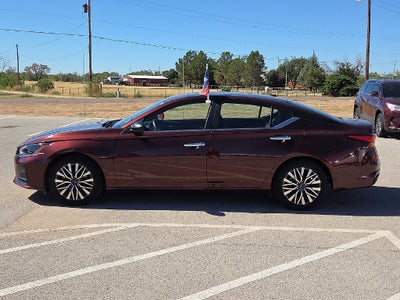2025 Nissan Altima SV FWD