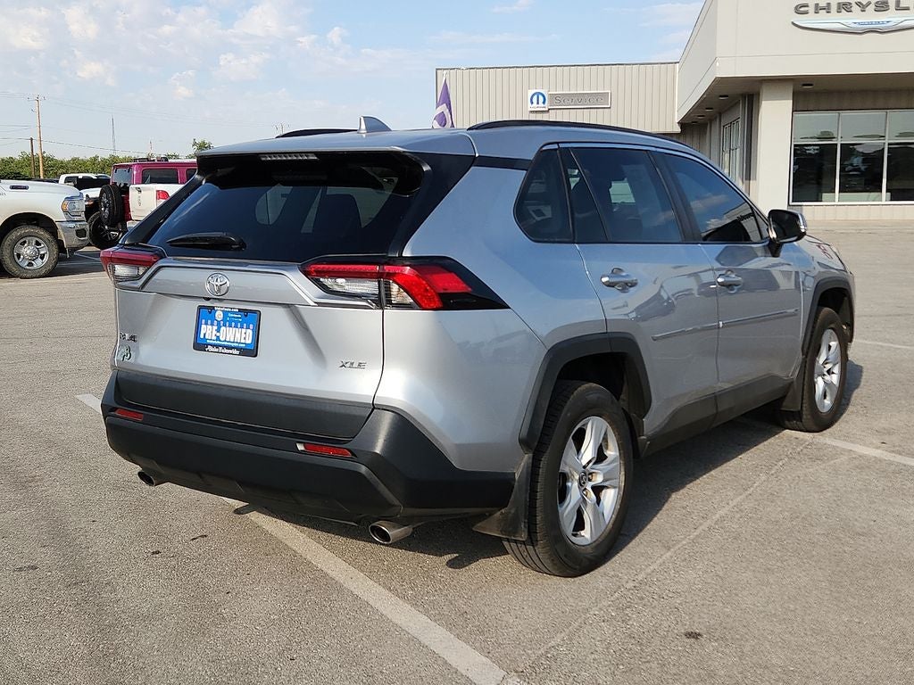 2021 Toyota RAV4 XLE