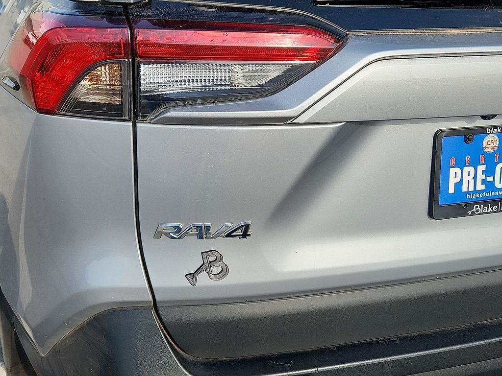 2021 Toyota RAV4 XLE
