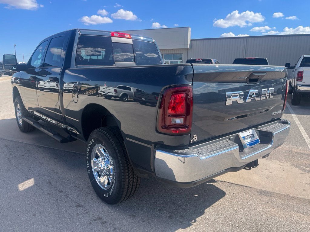2026 RAM 2500 RAM 2500 TRADESMAN CREW CAB 4X4 6'4' BOX