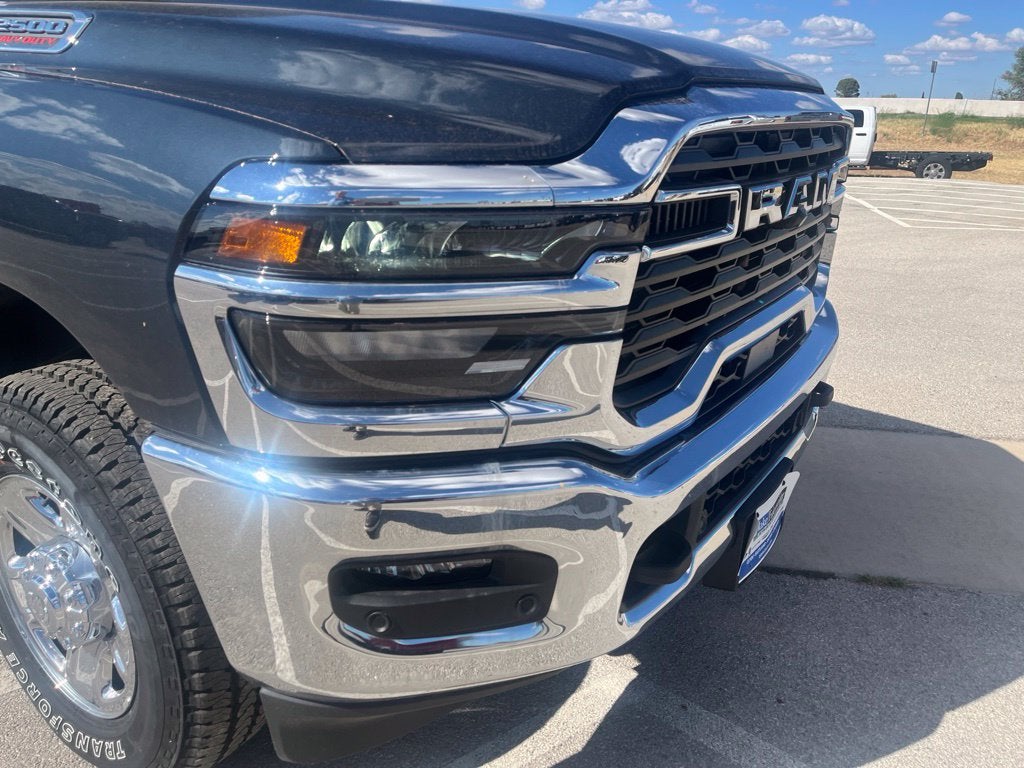 2026 RAM 2500 RAM 2500 TRADESMAN CREW CAB 4X4 6'4' BOX