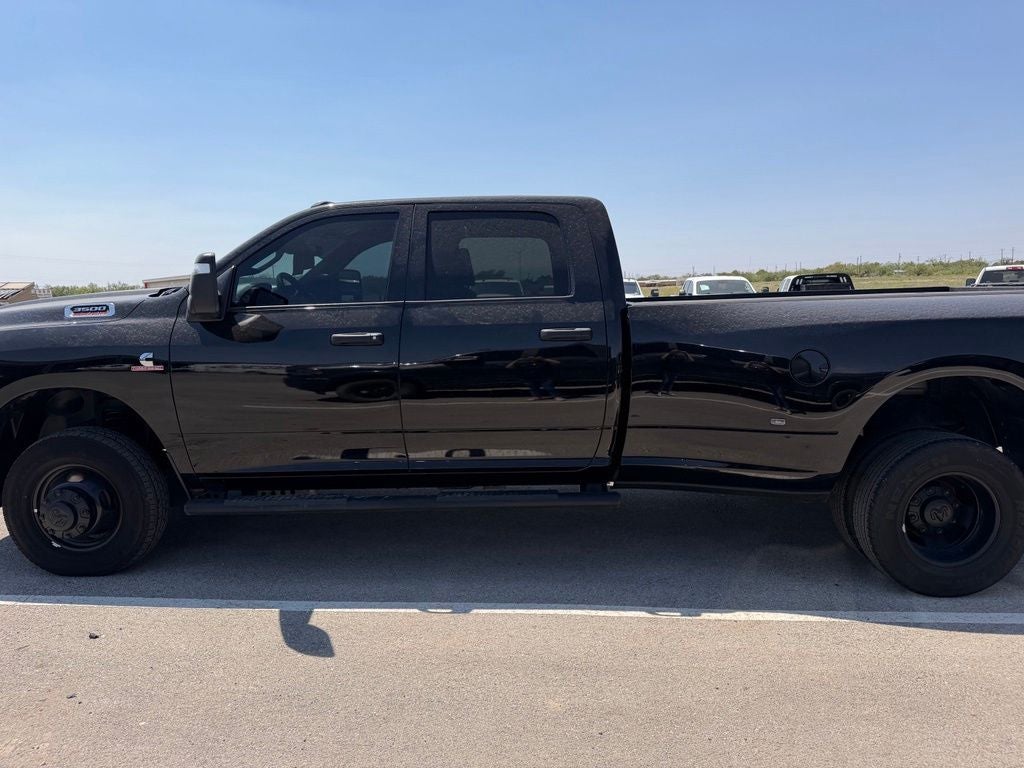 2025 RAM 3500 Tradesman Crew Cab 4x4 8' Box