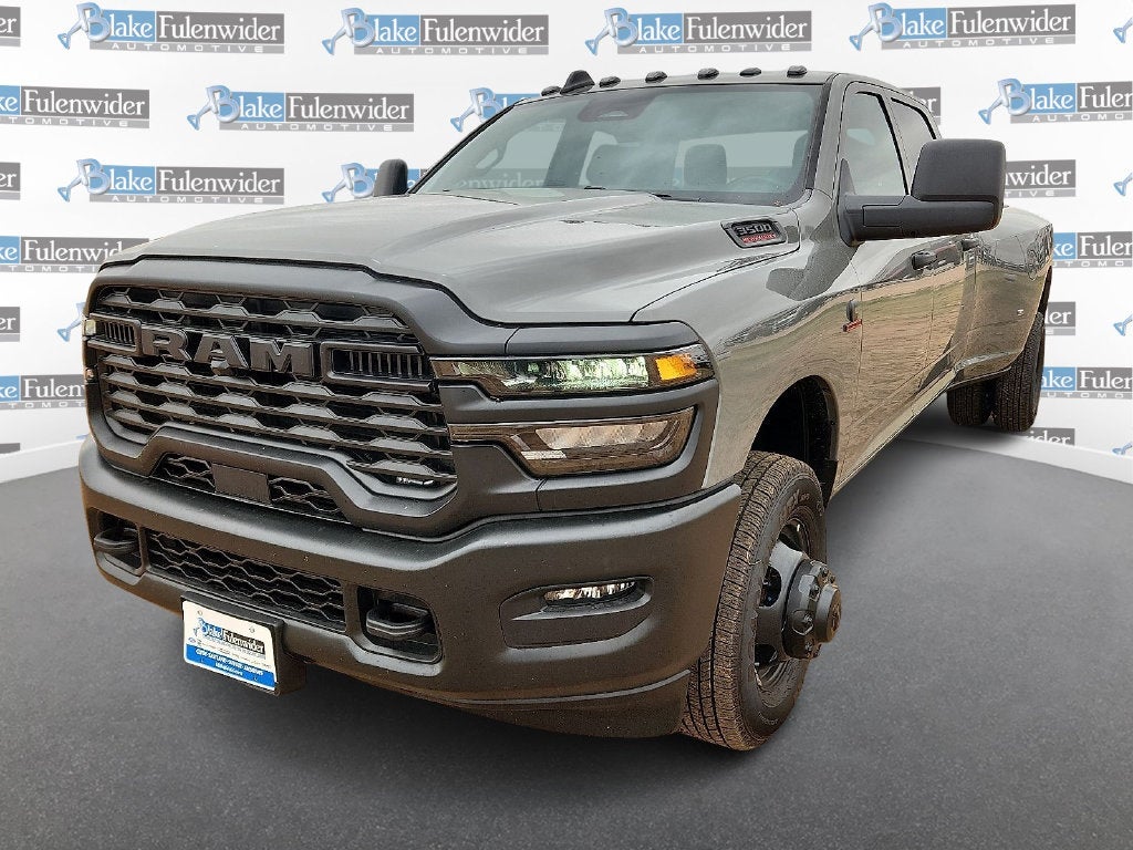 2027 RAM 3500 RAM 3500 TRADESMAN CREW CAB 4X4 8' BOX