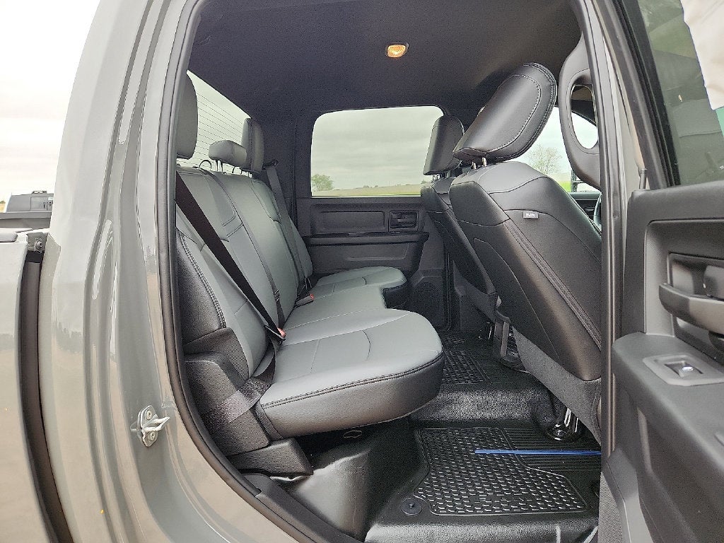 2027 RAM 3500 RAM 3500 TRADESMAN CREW CAB 4X4 8' BOX