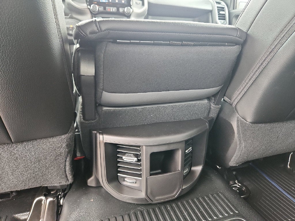 2027 RAM 3500 RAM 3500 TRADESMAN CREW CAB 4X4 8' BOX