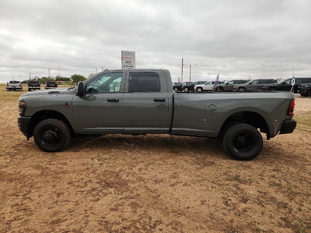 2027 RAM 3500 RAM 3500 TRADESMAN CREW CAB 4X4 8' BOX