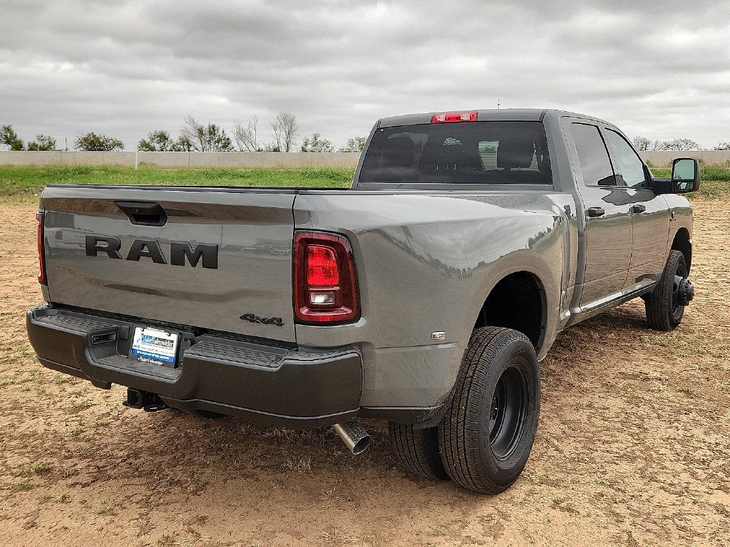 2027 RAM 3500 RAM 3500 TRADESMAN CREW CAB 4X4 8' BOX