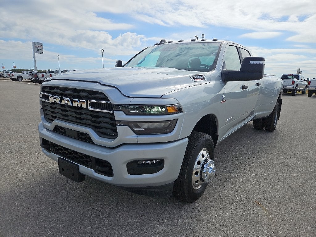 2026 RAM 3500 RAM 3500 LONE STAR CREW CAB 4X4 8' BOX