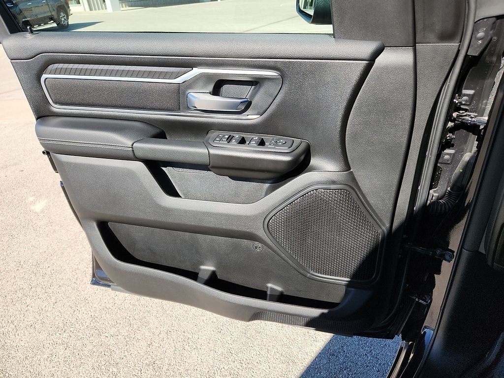 2025 RAM 1500 RAM 1500 LONE STAR CREW CAB 4X2 5'7' BOX