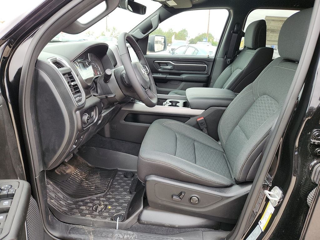 2025 RAM 1500 RAM 1500 LONE STAR CREW CAB 4X2 5'7' BOX