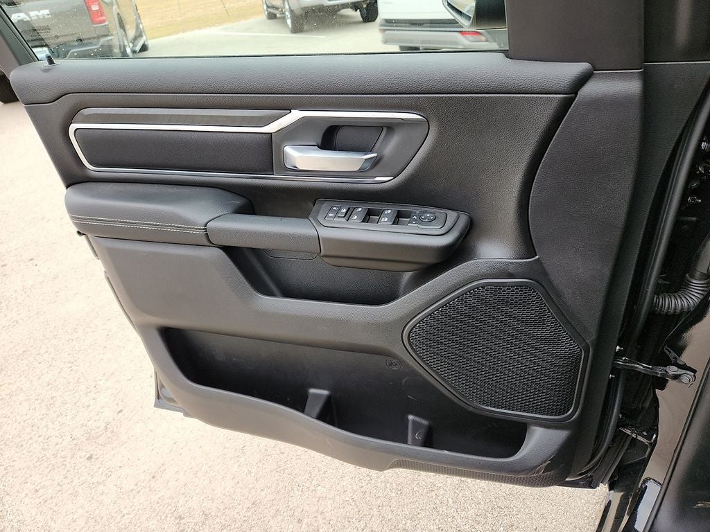 2025 RAM 1500 RAM 1500 LONE STAR CREW CAB 4X2 5'7' BOX