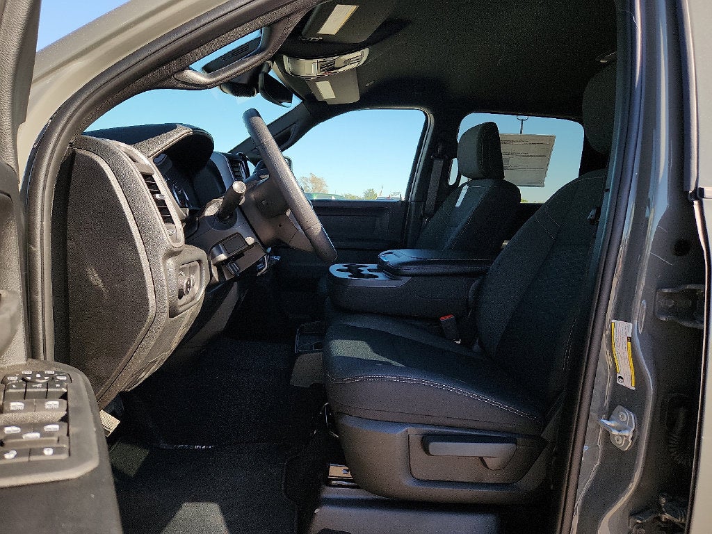 2027 RAM 2500 RAM 2500 BLACK EXPRESS CREW CAB 4X4 6'4' BOX