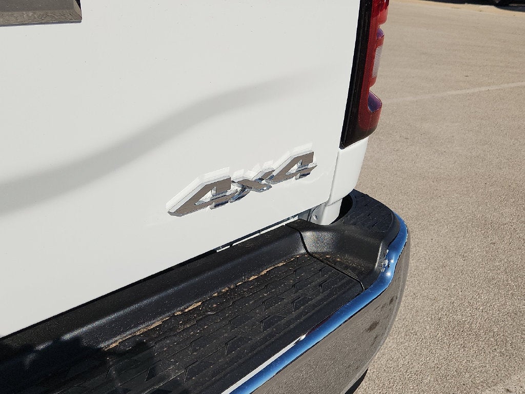 2027 RAM 2500 RAM 2500 TRADESMAN CREW CAB 4X4 8' BOX