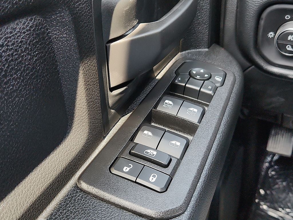 2027 RAM Ram 2500 RAM 2500 TRADESMAN CREW CAB 4X4 8' BOX