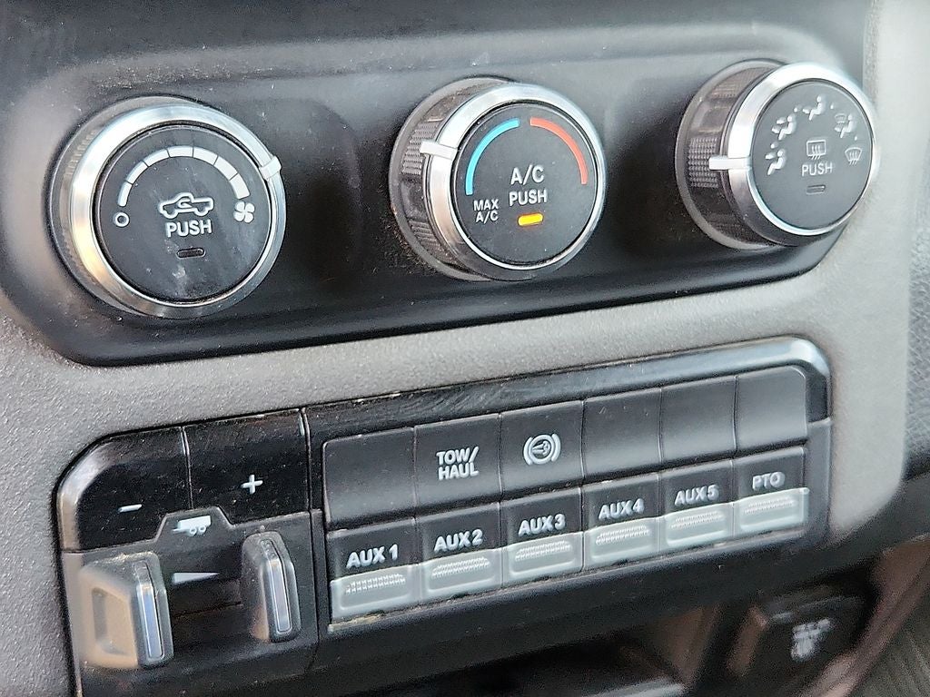 2024 RAM 5500 Chassis Tradesman/SLT/Laramie/Limited