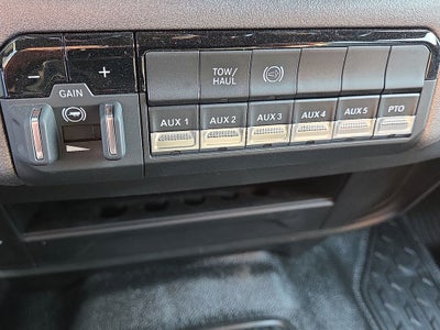 2027 RAM Ram 5500 Chassis Cab RAM 5500 TRADESMAN CHASSIS CREW CAB 4X4 84' CA