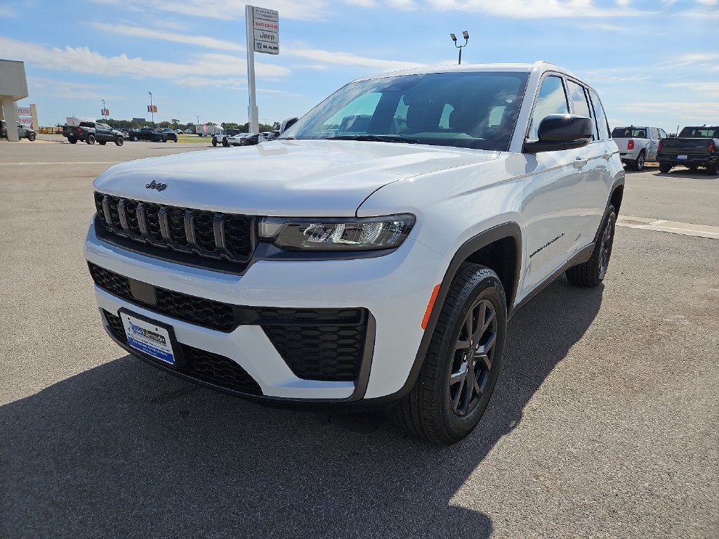 2027 Jeep Grand Cherokee GRAND CHEROKEE LAREDO ALTITUDE 4X4