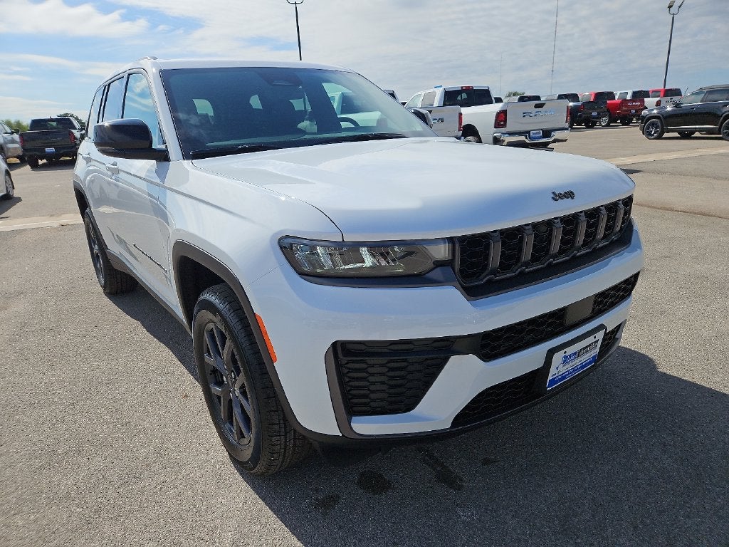 2027 Jeep Grand Cherokee GRAND CHEROKEE LAREDO ALTITUDE 4X4