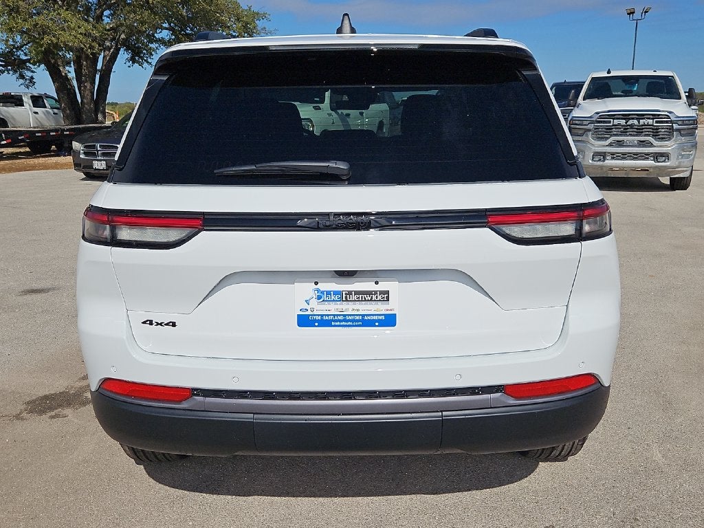 2027 Jeep Grand Cherokee GRAND CHEROKEE LAREDO ALTITUDE 4X4